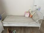 IKEA bed (meegroeibed) met matras voor kind, Kinderen en Baby's, Kinderkamer | Bedden, Ophalen, 70 tot 85 cm, Zo goed als nieuw