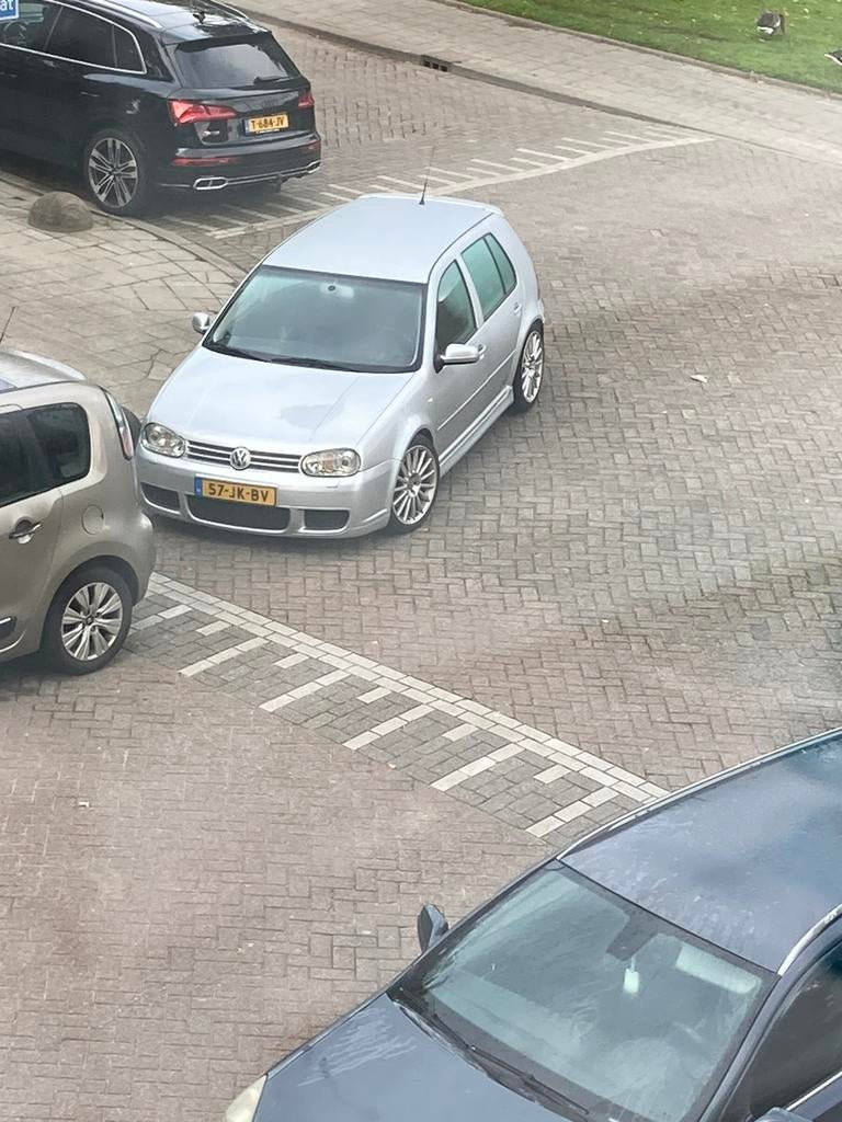 Volkswagen Golf 2.3 V5 (r32 ombouw), Auto's, Volkswagen, Voorwielaandrijving, 170 pk, Zilver of Grijs, 1500 kg