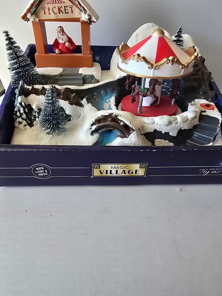 Kerst draaimolen met tickethuisje, Ophalen, Nieuw