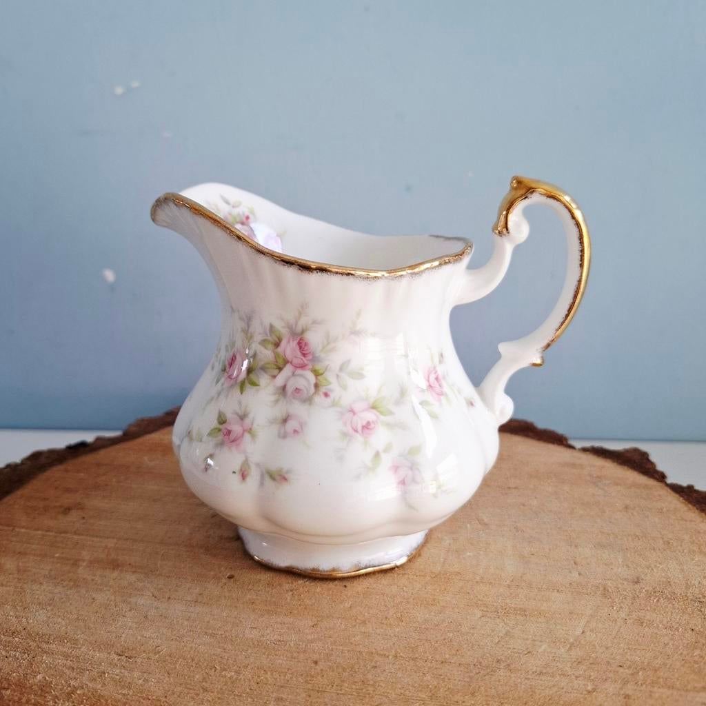Royal Albert/Paragon 'Victoriana Rose', grote melkkan, Ophalen of Verzenden