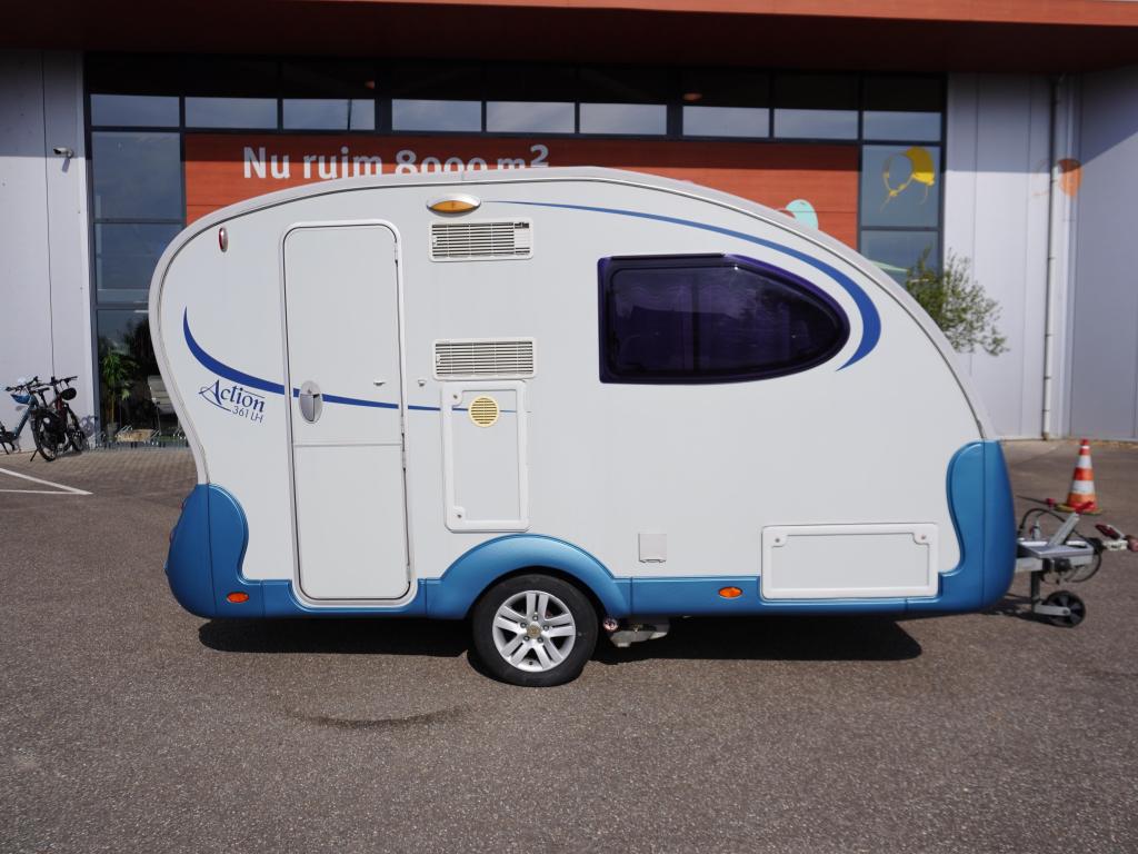 Adria Action 361 LH LICHTGEWICHT MET MOVER, Caravans en Kamperen, Caravans, Overige typen, Schokbreker, Tot en met 2, 750 - 1000 kg