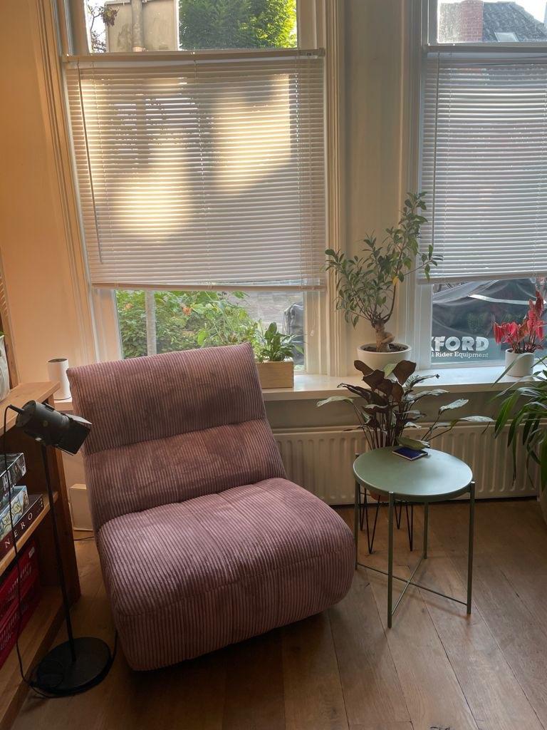 Lounge stoel/fauteuil met poef roze/paars rib/corduroy, Ophalen, Zo goed als nieuw, Rechthoekig, 50 tot 75 cm