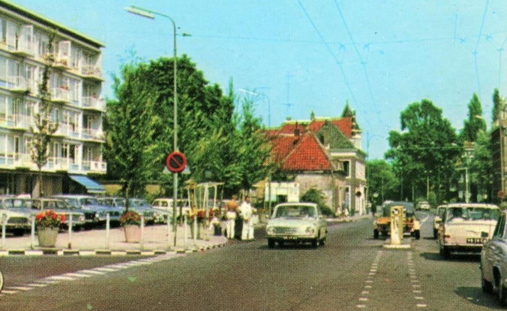 801331 Velp Gld 1968 gel in 71 Hoofdstraat Solex Daf Gelopen, Verzenden, 1960 tot 1980, Gelopen, Gelderland