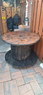 Kabel rol tafel., Tuin en Terras, Ophalen, Zo goed als nieuw, Rond, Hout
