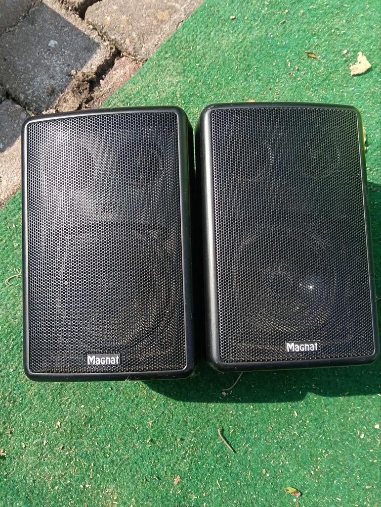 Magnat Metric Rear Speakers - 2-weg systeem, Gebruikt, Magnat, Ophalen of Verzenden, Minder dan 60 watt