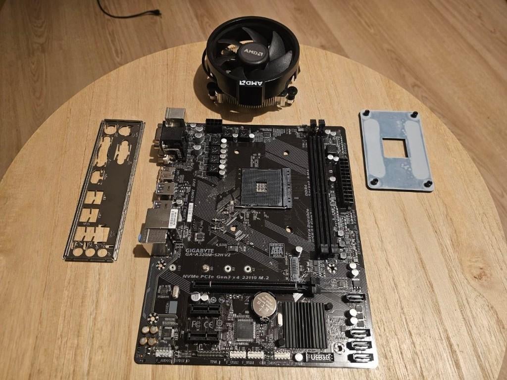 Gigabyte GA-A320M-S2H V2 AM4, Computers en Software, Moederborden, Gebruikt, DDR4, Ophalen of Verzenden, Micro-ATX