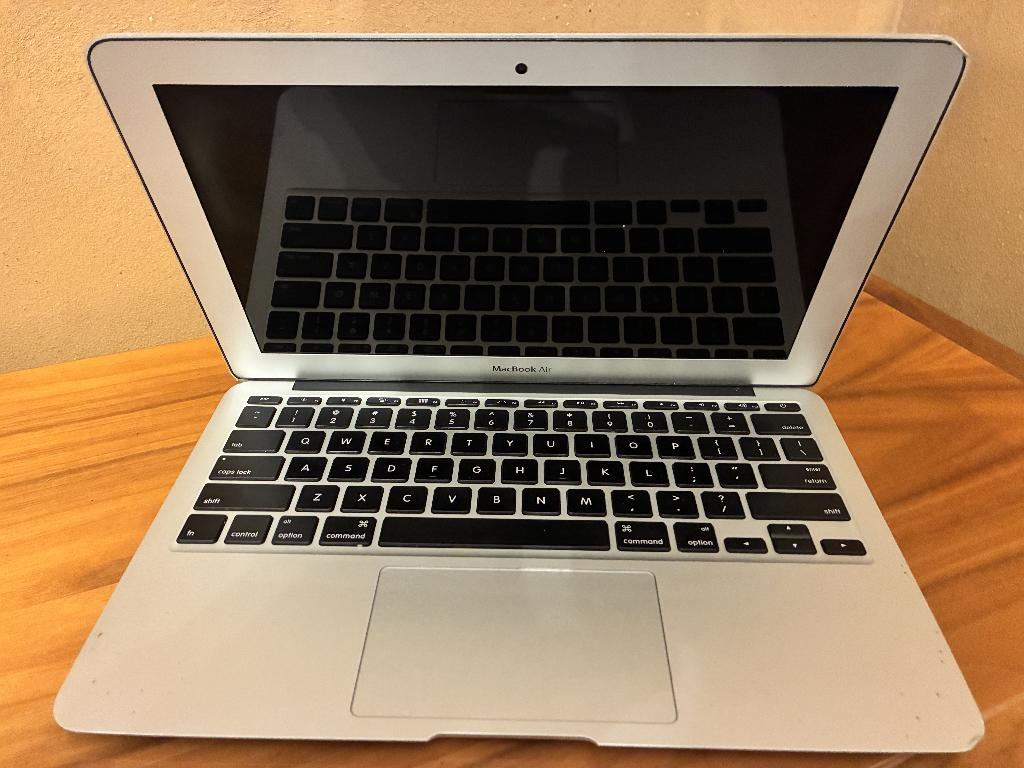 MacBook Air (A1465), Gebruikt, 256 GB, Qwerty, Ophalen of Verzenden