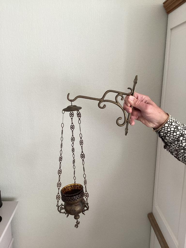 Godslampje, Ophalen