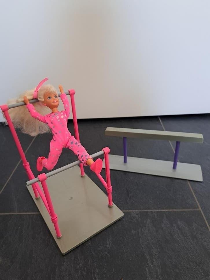 Barbie gymnast Stacie vintage 1995 met twee toestellen, Ophalen of Verzenden, Zo goed als nieuw, Barbie
