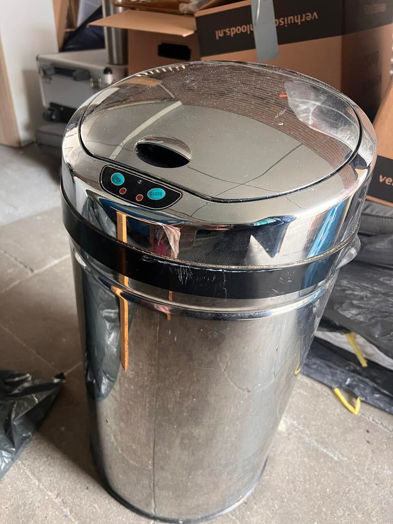 RVS prullenbak met sensor, Gebruikt, 50 tot 75 cm, Ophalen of Verzenden, Rvs