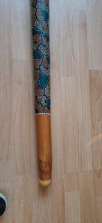 Didgeridoo met handgeschilderd Aboriginal design, Muziek en Instrumenten, Blaasinstrumenten | Didgeridoos, Ophalen of Verzenden