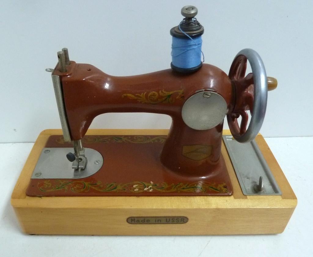 Naaimachientje Metaal/Hout USSR, Ophalen of Verzenden