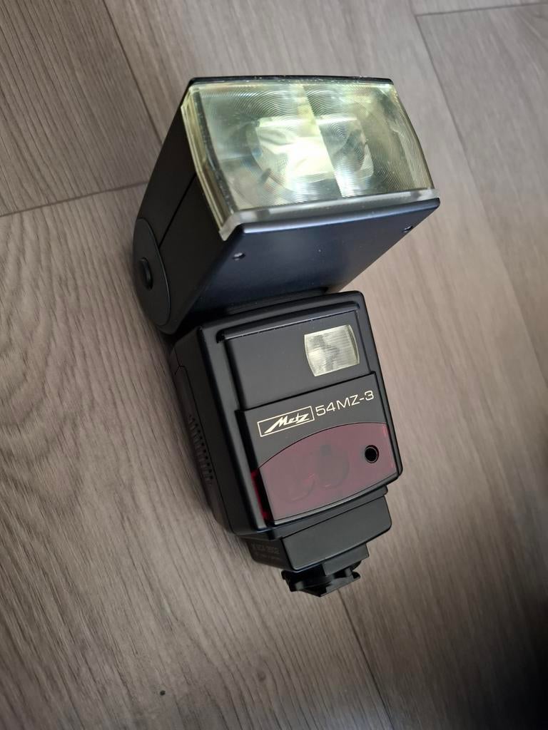 T.k. Leica Metz flitser, nette staat met hoesje, Ophalen of Verzenden, Zo goed als nieuw, Metz