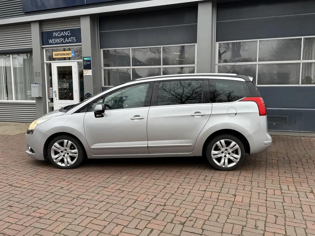 Peugeot 5008 1.6 THP GT 5p Automaat,Leer,Panodak,Trekhaak De, Auto's, Gebruikt, Zwart, 1650 kg, 84 €/maand