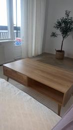 Stijlvolle salon tafel met lade en rotan detail, Huis en Inrichting, Tafels | Salontafels, 50 tot 100 cm, 100 tot 150 cm, Ophalen of Verzenden