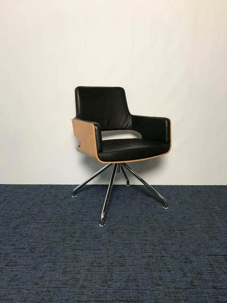 68 x Design vergaderstoel Thonet S843 - zwart leder, Huis en Inrichting, Stoelen, Gebruikt, Vijf, Zes of meer stoelen, Hout, Leer