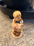 Goebel Hummel beeldje meisje met varken 1999/2000, Ophalen, Zo goed als nieuw, Hummel