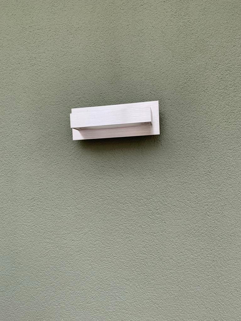 Moderne wandlamp, geborsteld aluminium, Huis en Inrichting, Ophalen of Verzenden, Zo goed als nieuw, Metaal