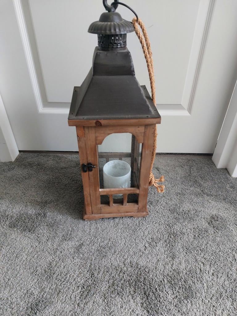 Houten lantaarn met touw, Ophalen, Hout