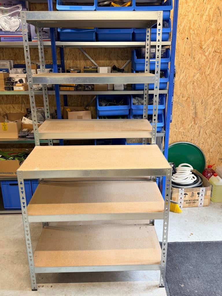 2 Stellingen met legplanken, Ophalen