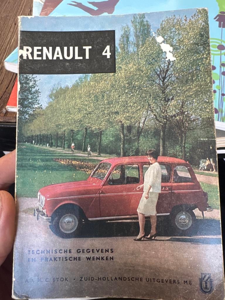 Renault 4: Technische Gegevens en Praktische Wenken, Boeken, Auto's | Boeken, Ophalen, Gelezen, Renault
