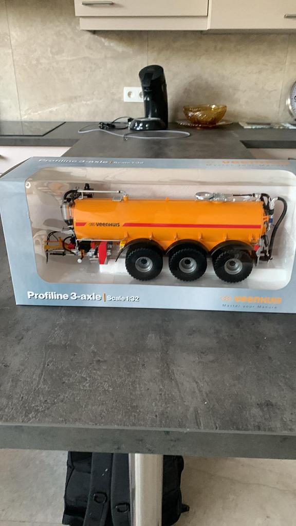 Veenhuis tank 1:32, Ophalen of Verzenden, Zo goed als nieuw, Tractor of Landbouw, Overige merken