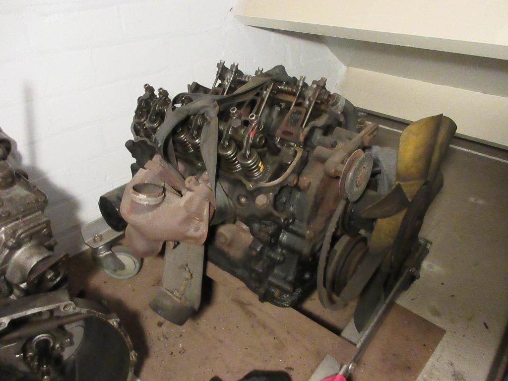 Ford 2.8 V6 voor revisie of losse onderdelen., Ophalen, Universele onderdelen