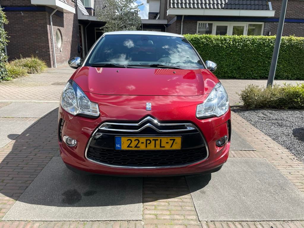 Citroën DS3 1.6 E-Hdi 2011 Rood, Auto's, Voorwielaandrijving, 28 km/l, Zwart, 4 cilinders