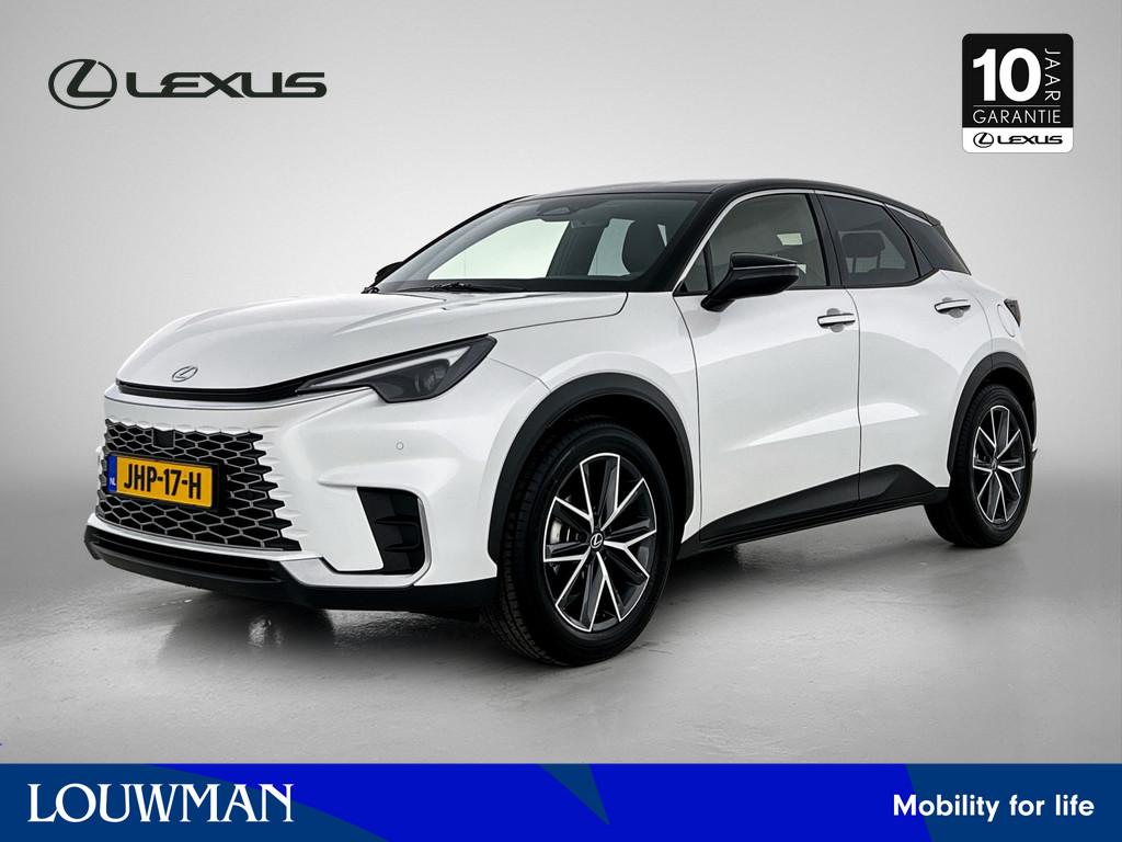 Lexus LBX 1.5 Hybrid Emotion Tech Pack (bj 2025, automaat), Auto's, Lexus, 12 maanden, 136 pk, Inductieladen voor smartphones