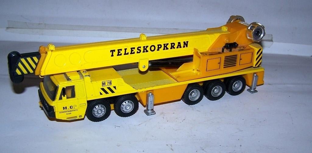 Mooi groot model mobiele hijskraan.Diecast. L. 28cm. Nwst., Ophalen of Verzenden, Zo goed als nieuw, Overige typen, Overige merken