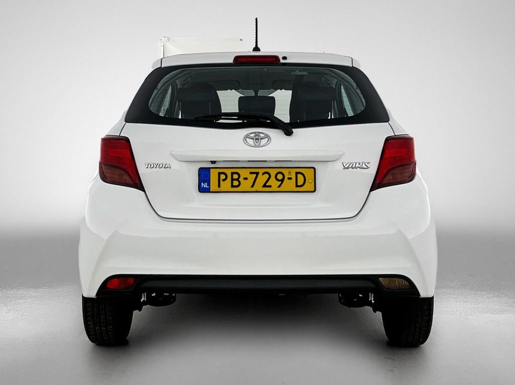 Toyota Yaris 1.3 VVT-i Aspiration Direct leverbaar! Handsegm, Stof, Euro 6, 4 cilinders, Wit