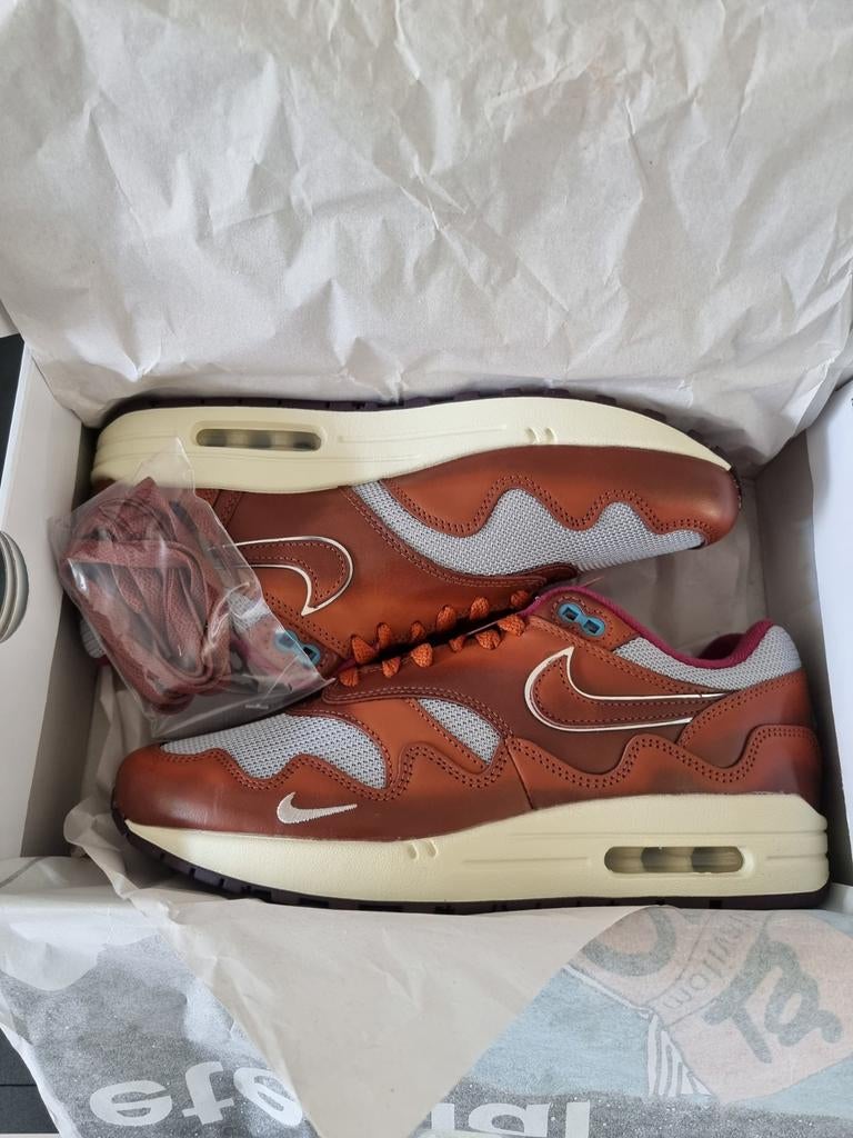 Nike x Patta Air Max 1 Dark Russet Maat 42, Ophalen of Verzenden, Nieuw, Bruin