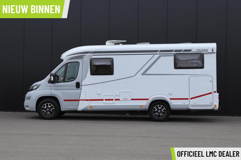 Lmc Cruiser V646 140pk Automaat | HEO safe sloten | Thule lu, Caravans en Kamperen, Automaat, Achteruitrijcamera, Tot en met 2