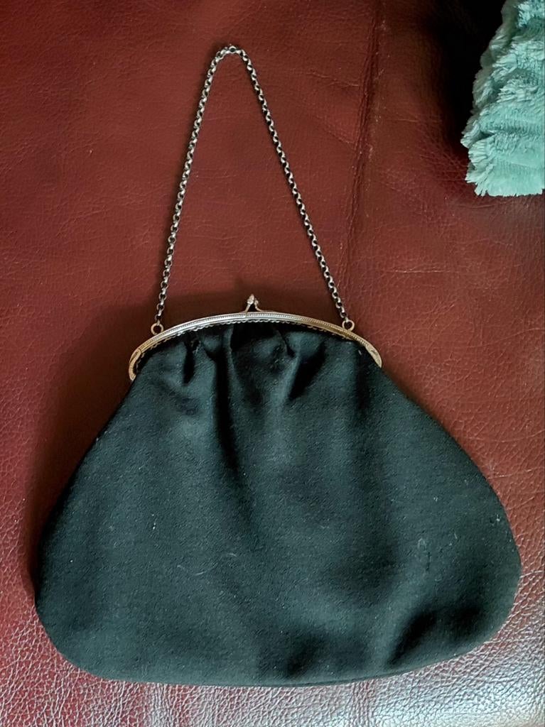 Fraai antieke avondtas met zilver. beugel en jasseronketting, Antiek en Kunst, Ophalen of Verzenden, Zilver