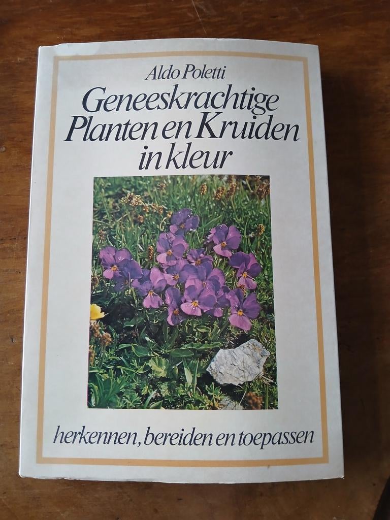 WD015. Boek Geneeskrachtige Planten en Kruiden in kleur, Ophalen of Verzenden
