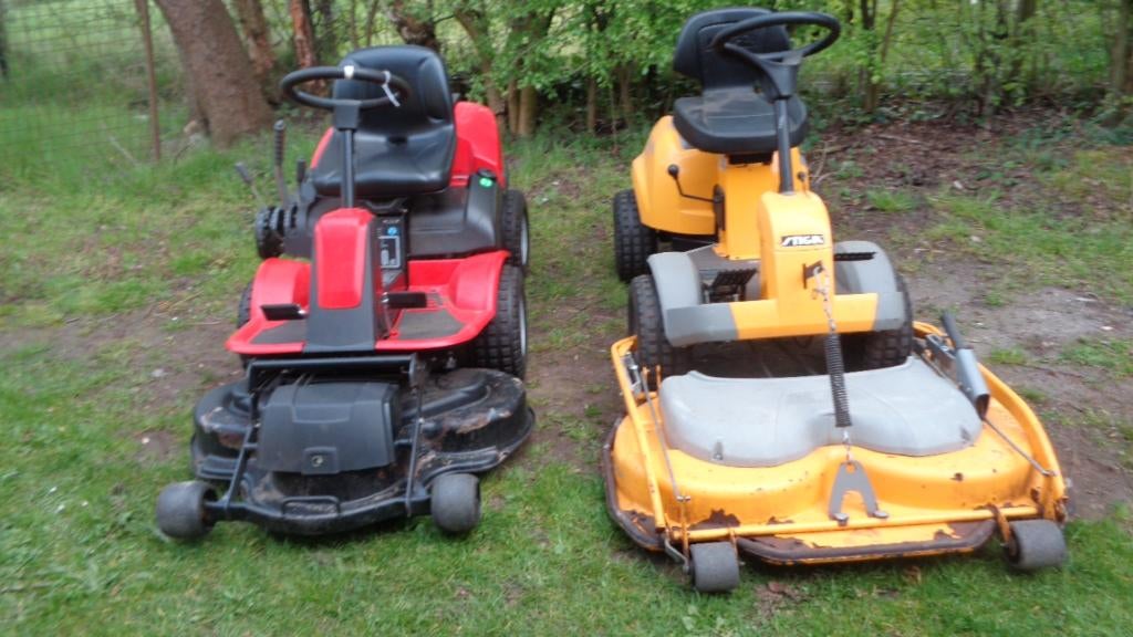wegens inruil  2 x frontmaaier  met wat werk tekoop, Tuin en Terras, Zitmaaiers, Ophalen, Gebruikt, Nederland, Stiga