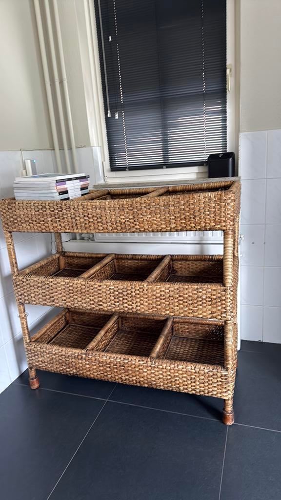 Birma rieten sidetable, Huis en Inrichting, Tafels | Sidetables, 100 tot 150 cm, Ophalen of Verzenden, Zo goed als nieuw, 25 tot 50 cm