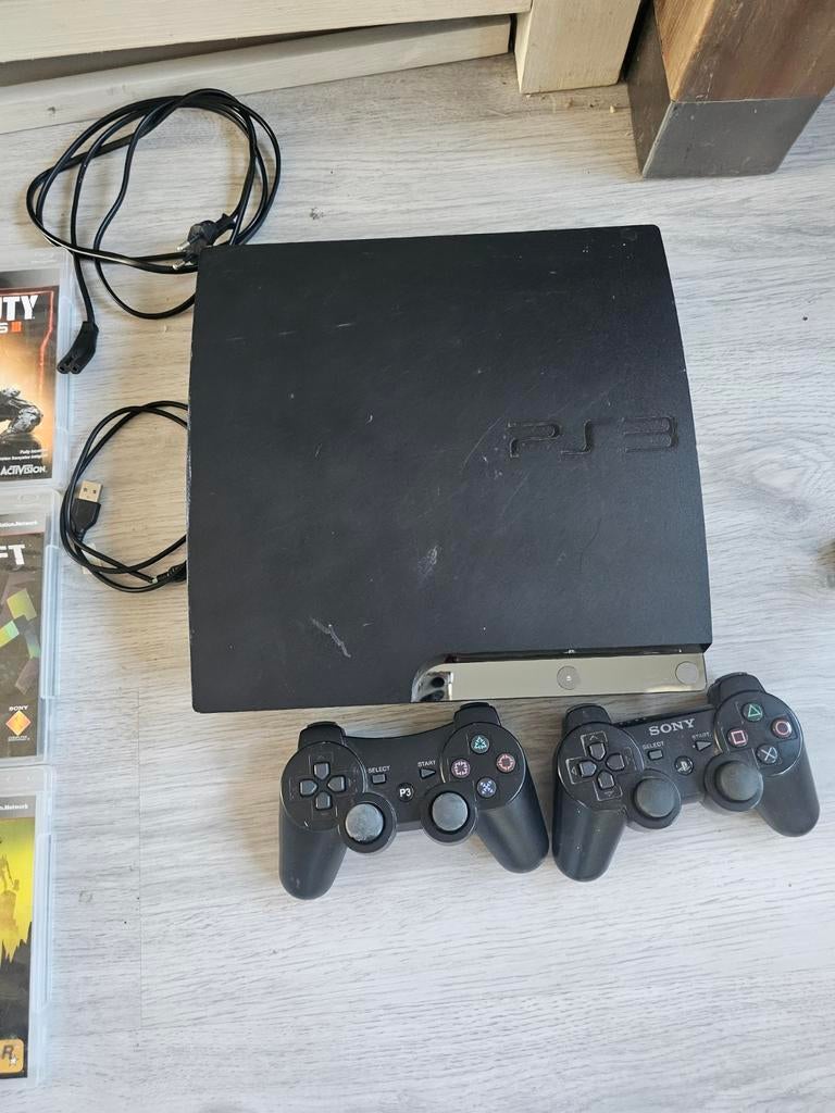 PS3 met veel spellen en 2 controllers, Spelcomputers en Games, Games | Sony PlayStation 3, Avontuur en Actie, Gebruikt, Vanaf 18 jaar