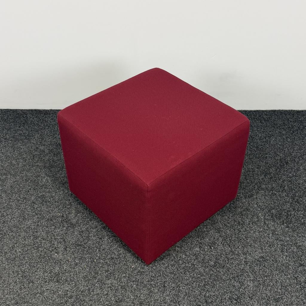 Bordeauxrode Poef | 43 x 52 x 52 cm 26106, Ophalen, Gebruikt, 50 tot 75 cm, Vierkant
