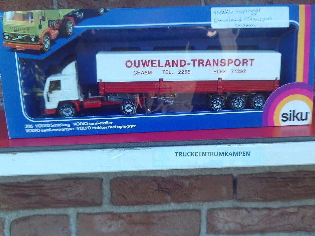 Siku  Volvo  FL7  met  oplegger  van  Ouweland., Hobby en Vrije tijd, Modelauto's | 1:50, Ophalen of Verzenden, Nieuw, Bus of Vrachtwagen