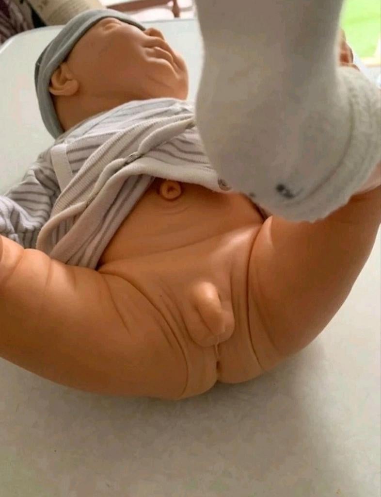 Realistische Berjusa babypop jongen 50cm - Zeer goede staat, Ophalen of Verzenden, Zo goed als nieuw, Babypop