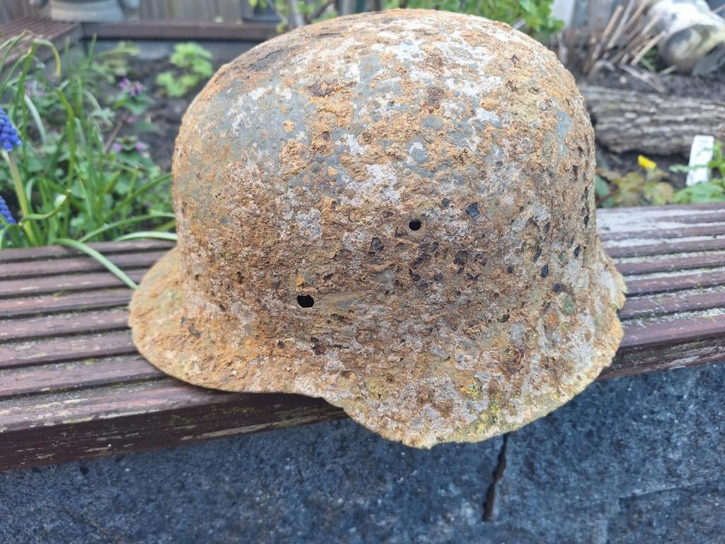 Duitse m42 bodemvondst helm, Ophalen of Verzenden, Landmacht, Duitsland, Helm of Baret