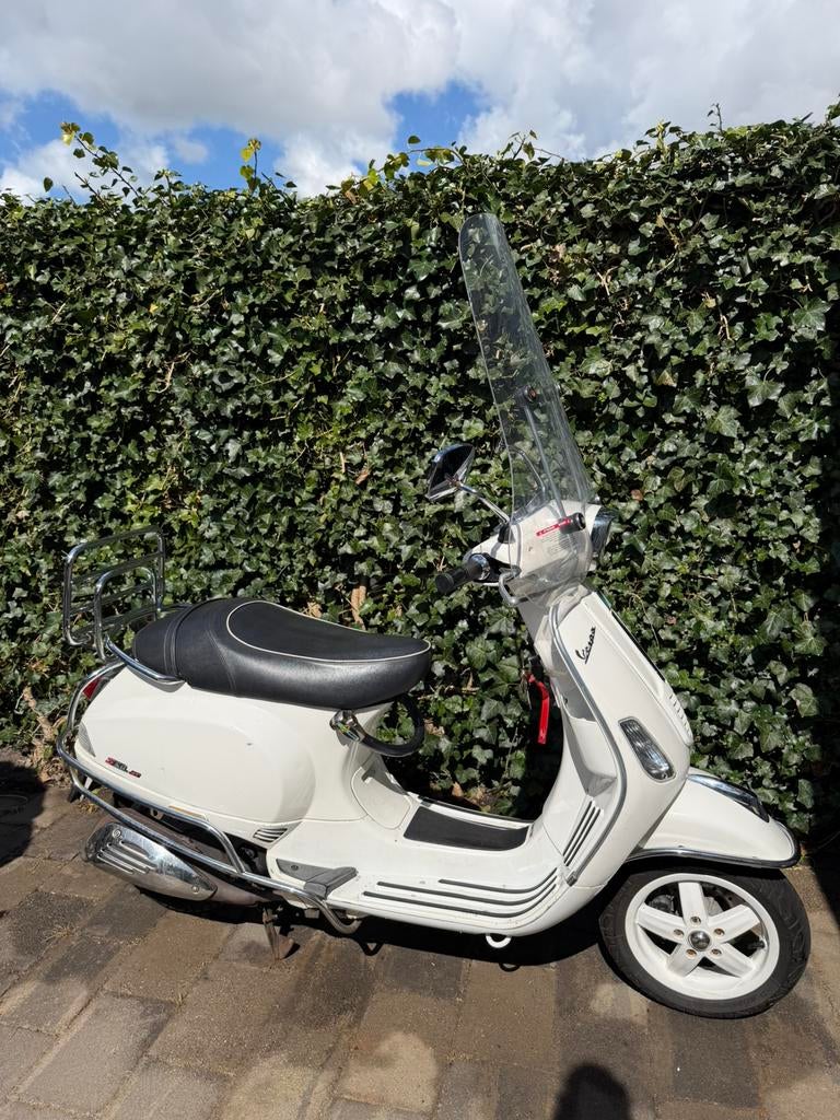Vespa S 4T 2011 wit, Fietsen en Brommers, Scooters | Vespa, Ophalen, Gebruikt, Vespa S, Benzine