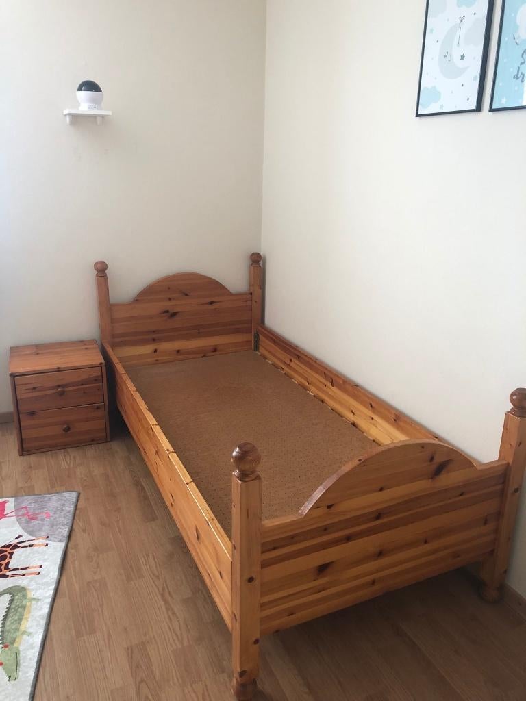 eenpersoonbed, Ophalen, 90 cm, Zo goed als nieuw, 200 cm