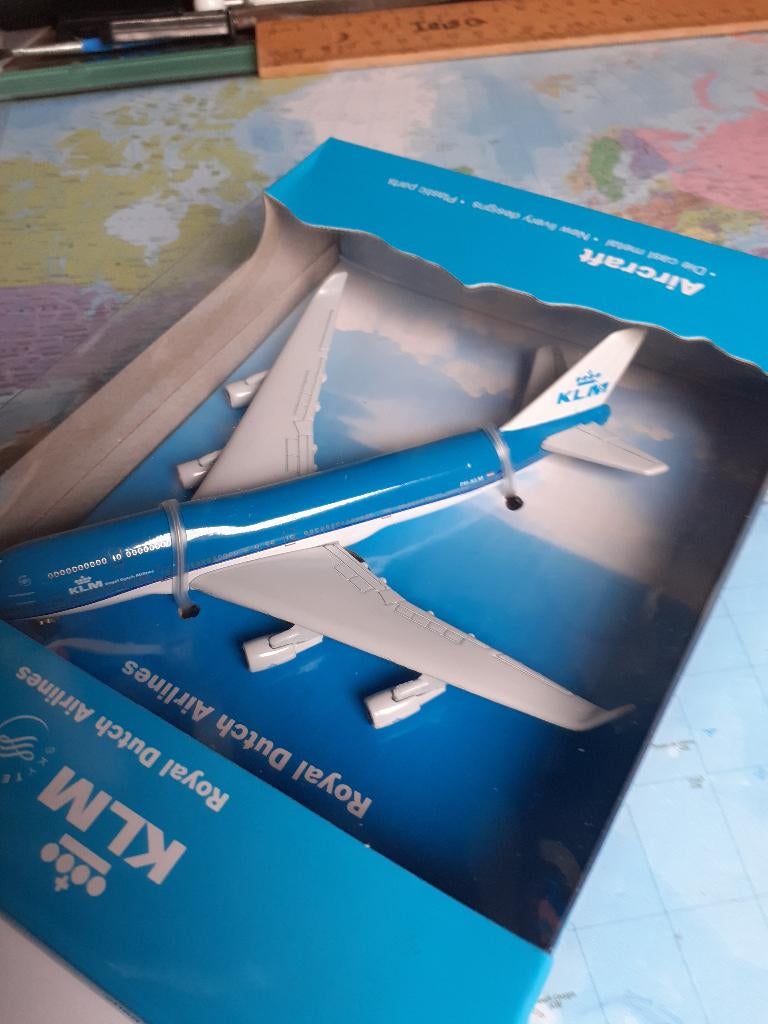 KLM B-747 Metaal model 14 cm lang NIEUW  en 1, Verzenden, Nieuw, Schaalmodel