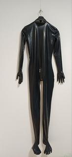 Latex Catsuit met Aangehechte Handen en Teensokken (1m85), Verzenden, Gedragen