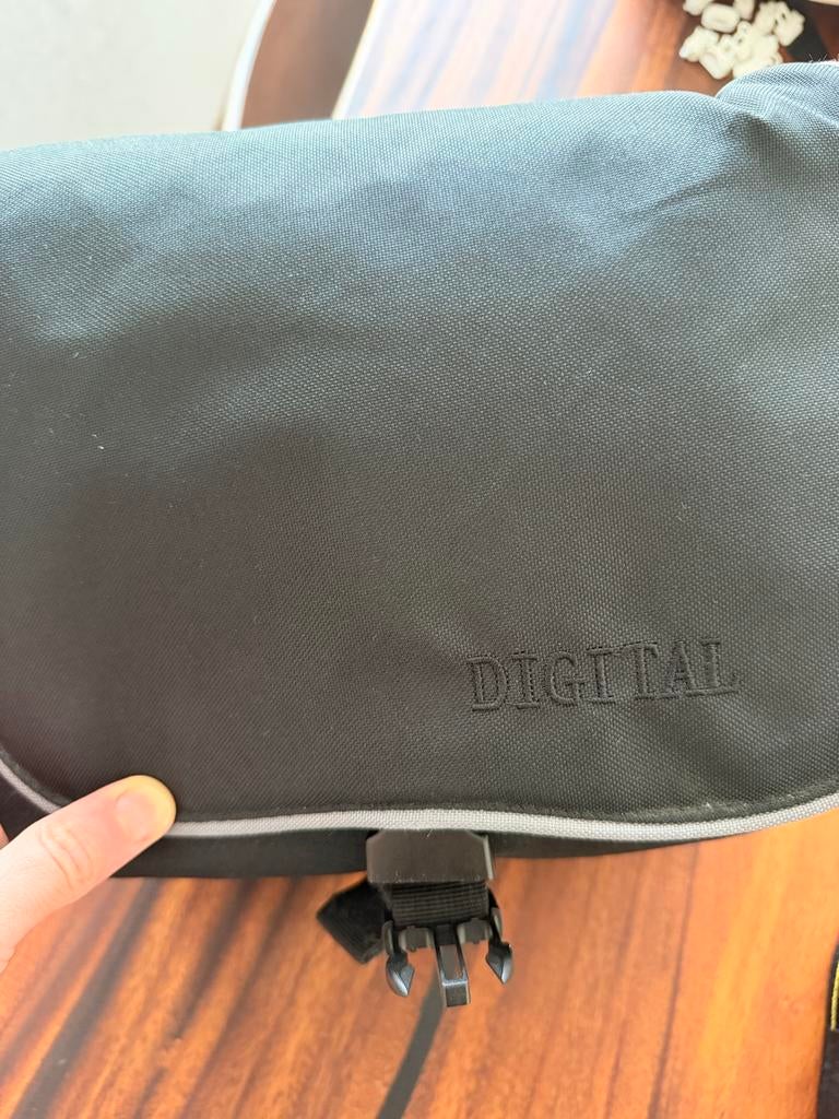 Nikon D7000 met AF-S NIKKOR 18-140mm lens, Audio, Tv en Foto, Fotocamera's Digitaal, Spiegelreflex, Ophalen of Verzenden, Zo goed als nieuw