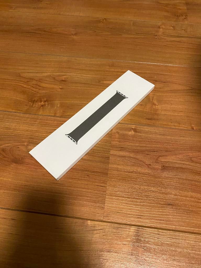 Apple Gevlochten Solo Bandje 41mm Maat 1 Olive Nieuw, Ophalen of Verzenden, Nieuw, Bandje