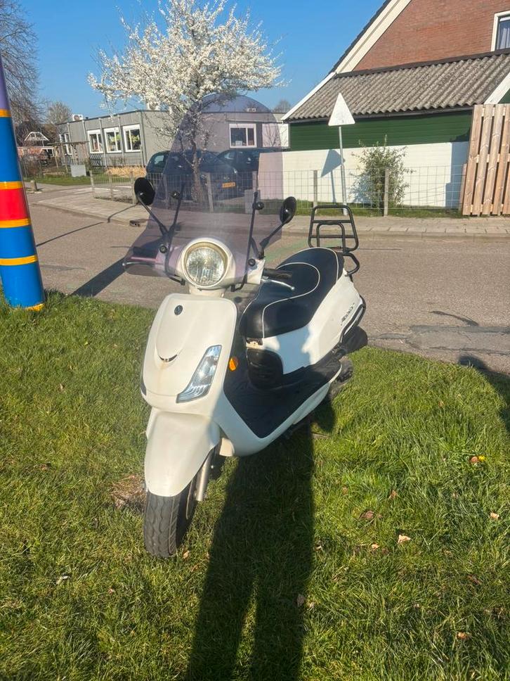 Sym fiddle 2, Fietsen en Brommers, Scooters | SYM, Zo goed als nieuw, Fiddle, Maximaal 25 km/u, Benzine, Ophalen