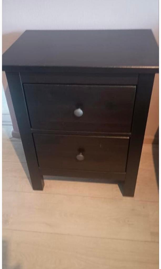 Twee zwarte hemnes nachtkastjes, Huis en Inrichting, Slaapkamer | Nachtkastjes, Ophalen, Gebruikt, Minder dan 45 cm